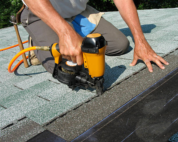 Best Shingle Roofing Installation  in Howards Grove, WI